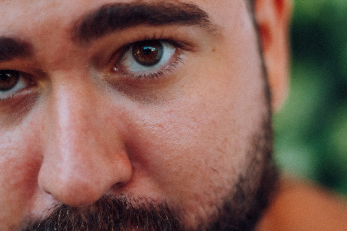 Barbe fournie, portrait